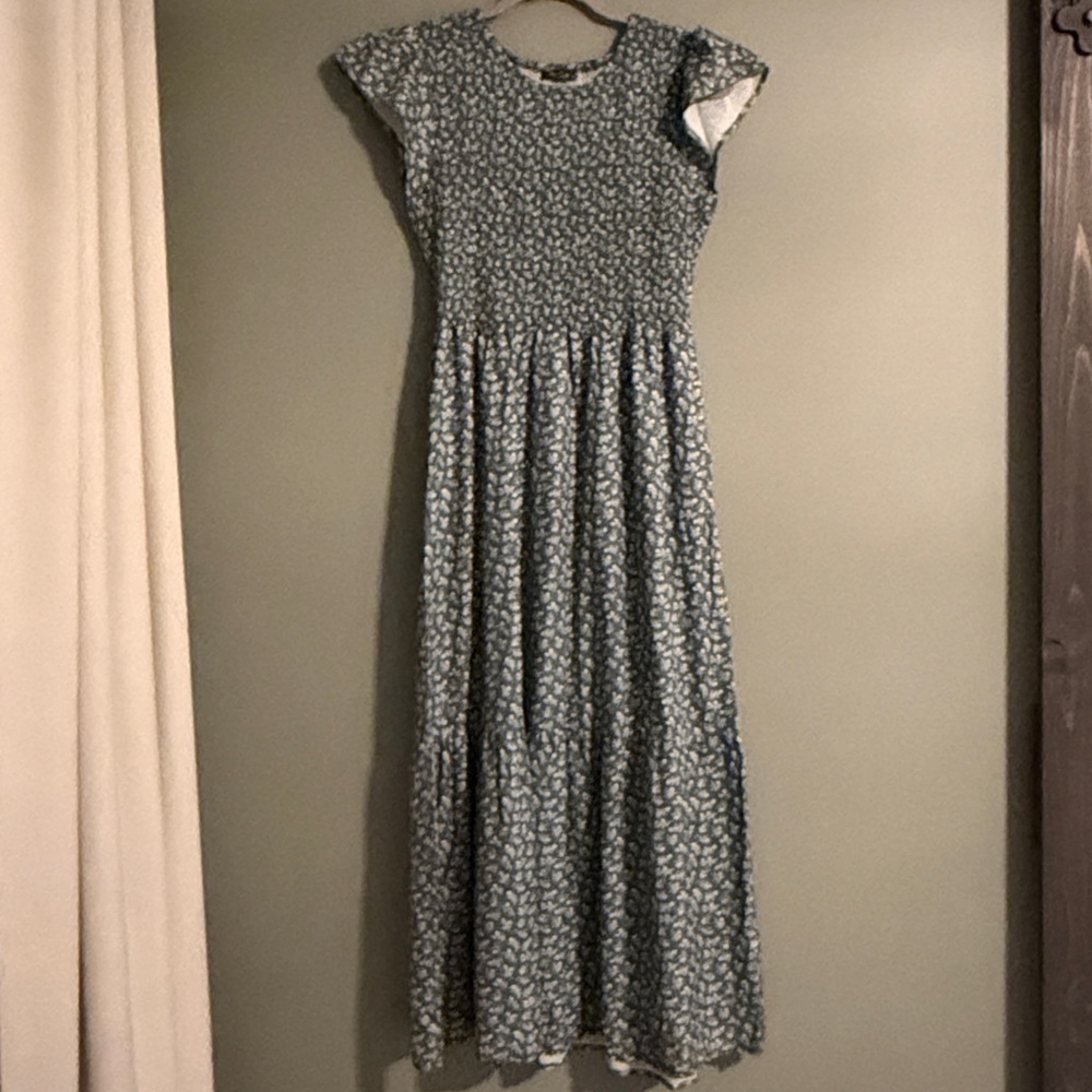 Sage green maxi floral dress size medium.
